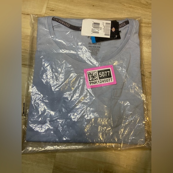Dickies Women’s Plus Size Temp-IQ Short Sleeve Performance Tee NWT - Picture 4 of 4